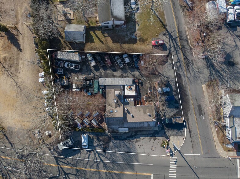 More Photos Of 8 Montauk Hwy, East Hampton Specialty For Lease