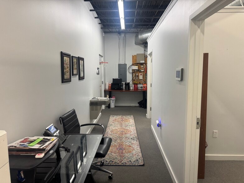 More Photos Of 600 Laurens Rd, Greenville Storefront Retail Office For Lease