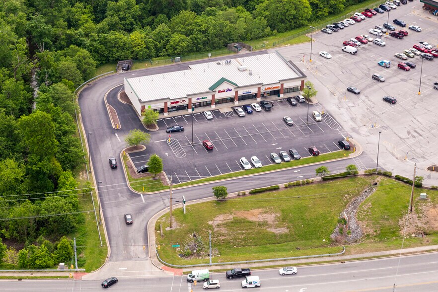 More Photos Of 2860-2880 Charlestown Rd, New Albany Unknown For Lease