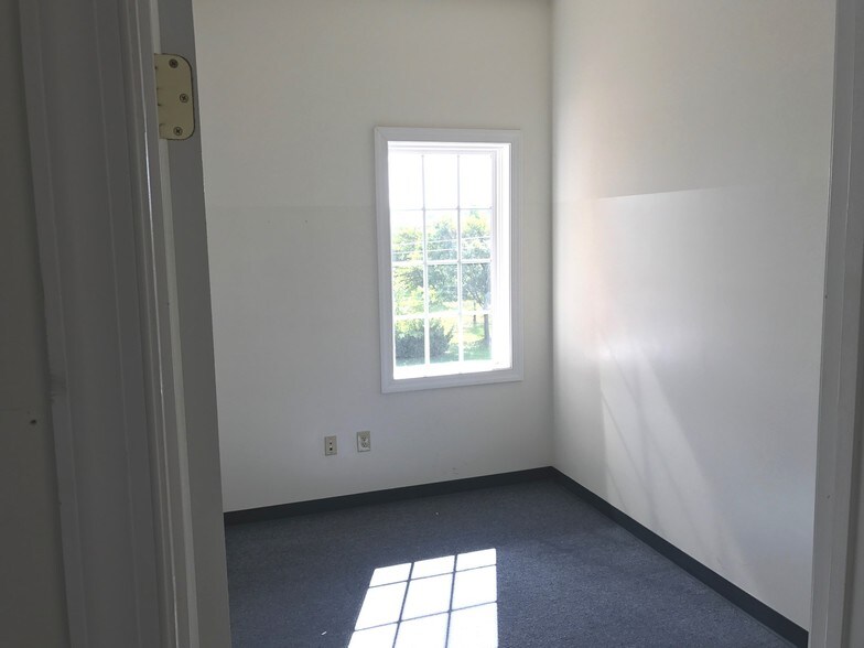 More Photos Of 2051 Northwestern Pike, Winchester Bank For Lease