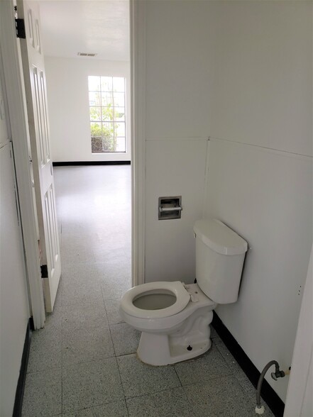 More Photos Of 13233 W Little York Rd, Houston Daycare Center For Lease