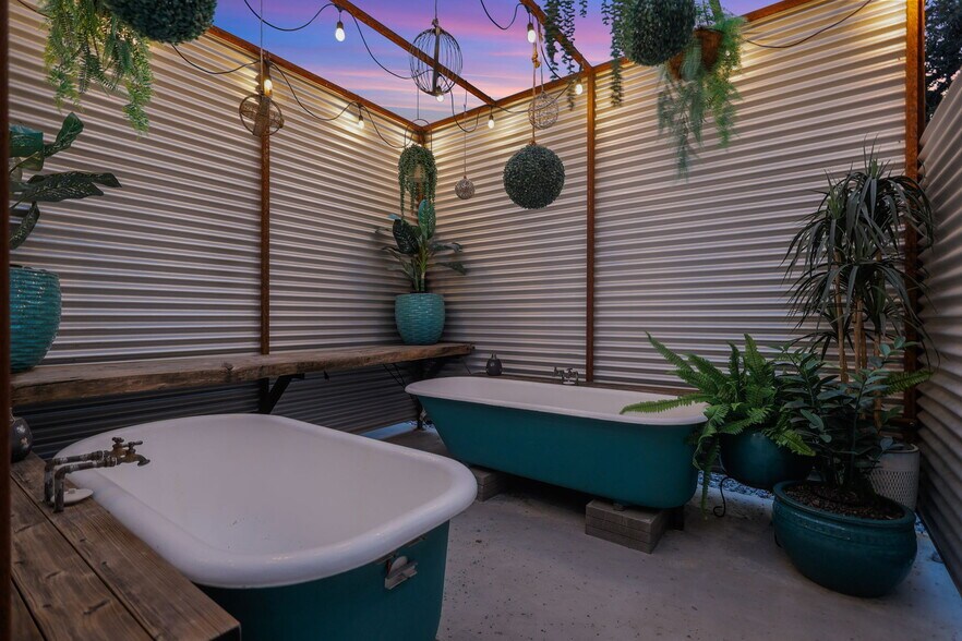 More Photos Of 16710 Oak Hollow Dr, Cottonwood Lodge Meeting Hall For Sale