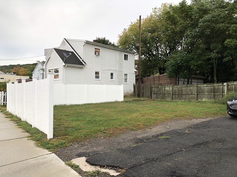More Photos Of 65 Division St, Waterbury Multifamily For Sale
