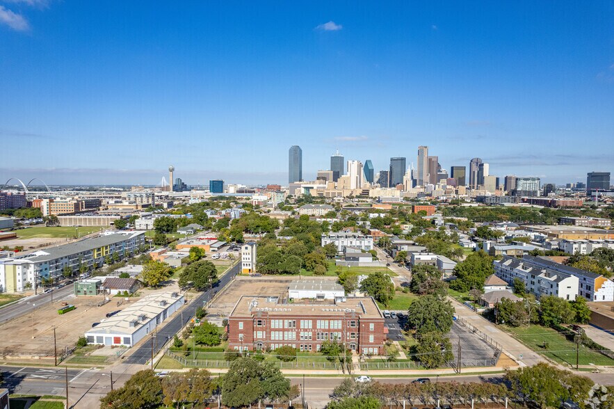 More Photos Of 1403 Corinth Rd, Dallas Apartments For Sale