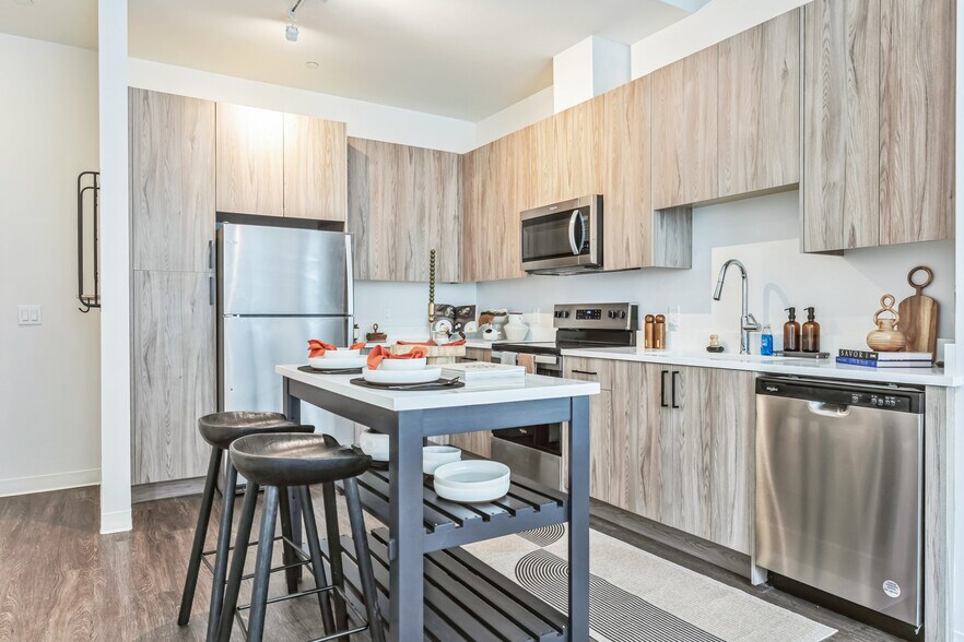 Primary Photo Of 808-848 Chapel St, New Haven Apartments For Lease