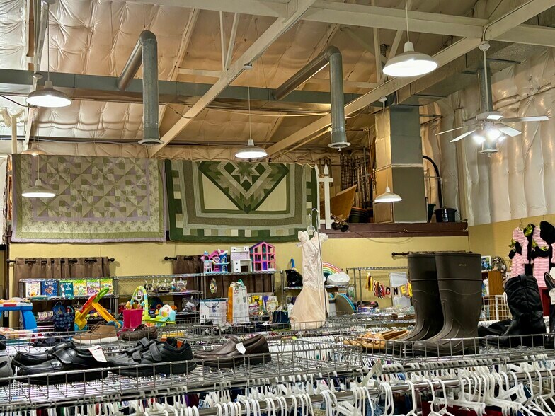 More Photos Of 825 New York Dr, Vandalia Storefront Retail Office For Sale