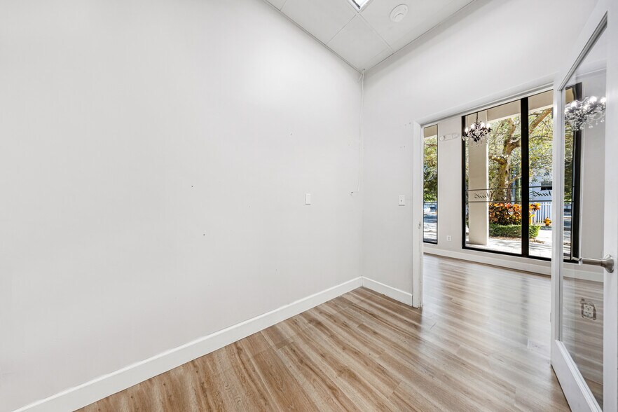 More Photos Of 17225 S Dixie Hwy, Palmetto Bay Storefront Retail Office For Lease