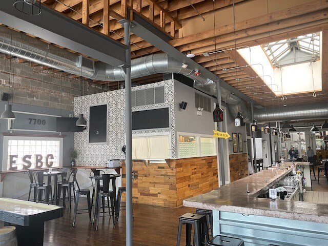 More Photos Of 7700 W Madison St, Forest Park Flex For Lease