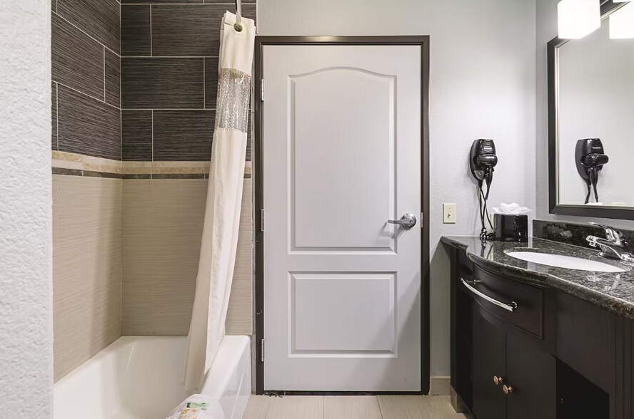 More Photos Of 1000 Dowdy Ferry Rd, Hutchins Hotel For Sale