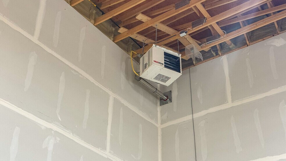 More Photos Of 2842-2848 Fenwick Rd, Kelowna Industrial For Sale