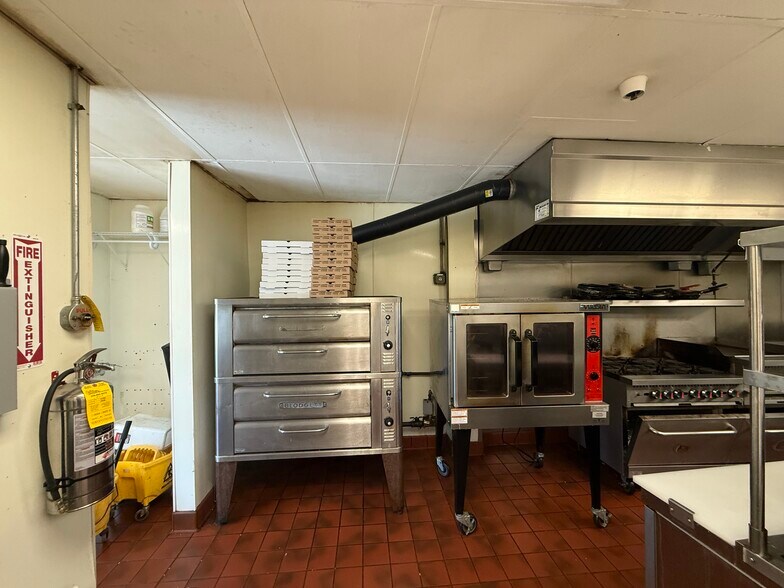 More Photos Of 249 Main St, Rutland Apartments For Lease