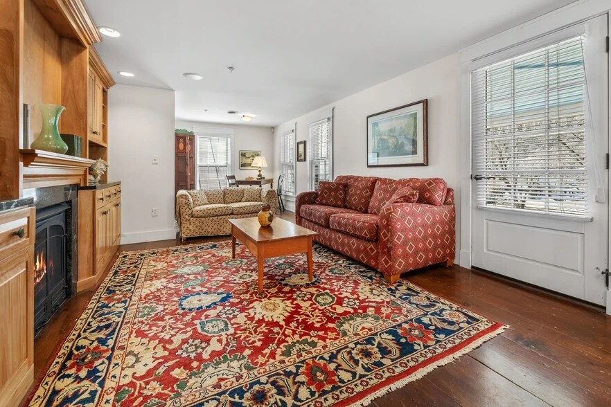 More Photos Of 31 Huntington Pl, Rochester Apartments For Sale
