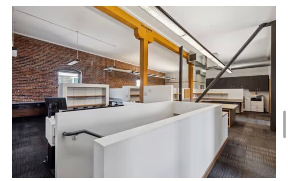 More Photos Of 101 E 26th St, Tacoma Office For Sale