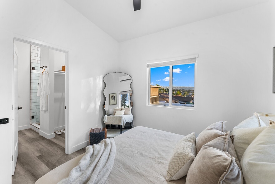 More Photos Of 832 Desty St, San Diego Apartments For Sale
