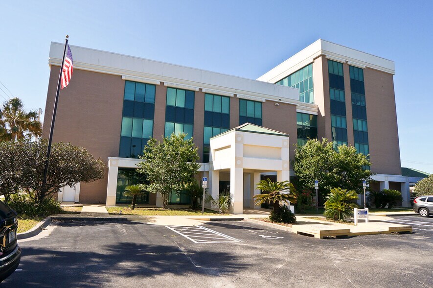 More Photos Of 501 N Grandview Ave, Daytona Beach Medical For Lease