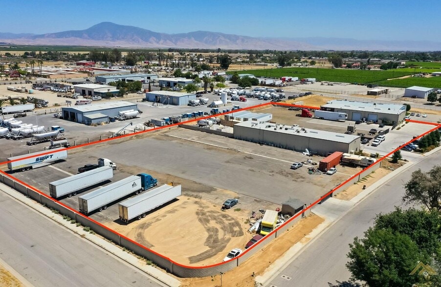 Primary Photo Of 701 Rooster Dr, Bakersfield Warehouse For Sale