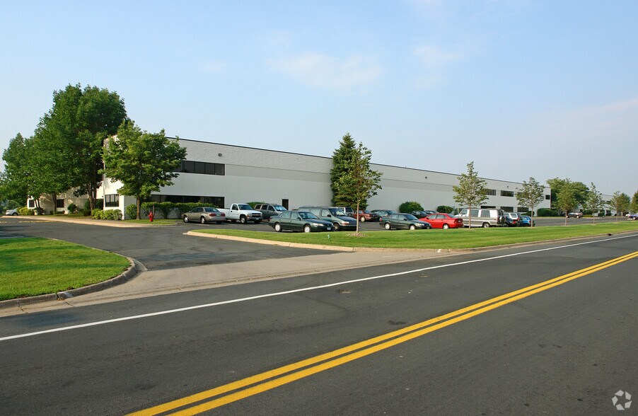 More Photos Of 2100 Woodale Ave, Mounds View Manufacturing For Lease