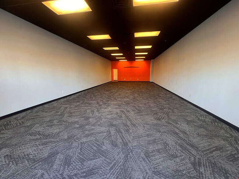 More Photos Of 525-785 W Craig Rd, North Las Vegas Unknown For Lease