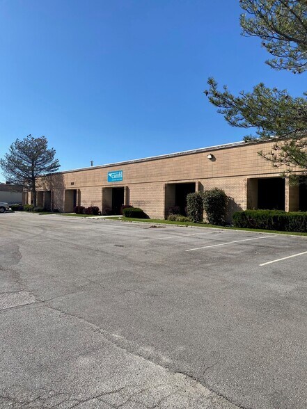 More Photos Of 5032 Amelia Earhart, Salt Lake City Light Manufacturing For Sale