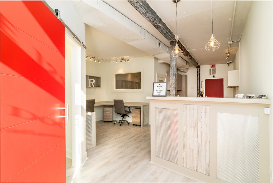 More Photos Of 5502 Peachtree Rd, Chamblee Storefront Retail Office For Lease