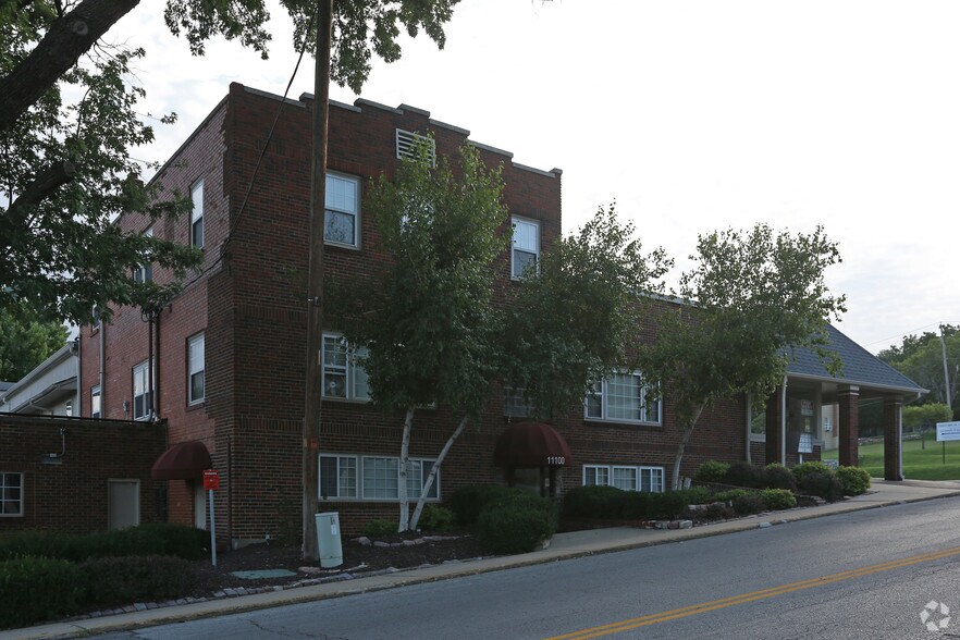 More Photos Of 100-106 S Sterling Ave, Sugar Creek Unknown For Lease