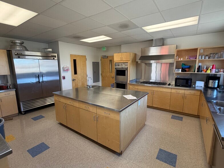 More Photos Of 1784 N Aaron Dr, Tooele Office For Sale