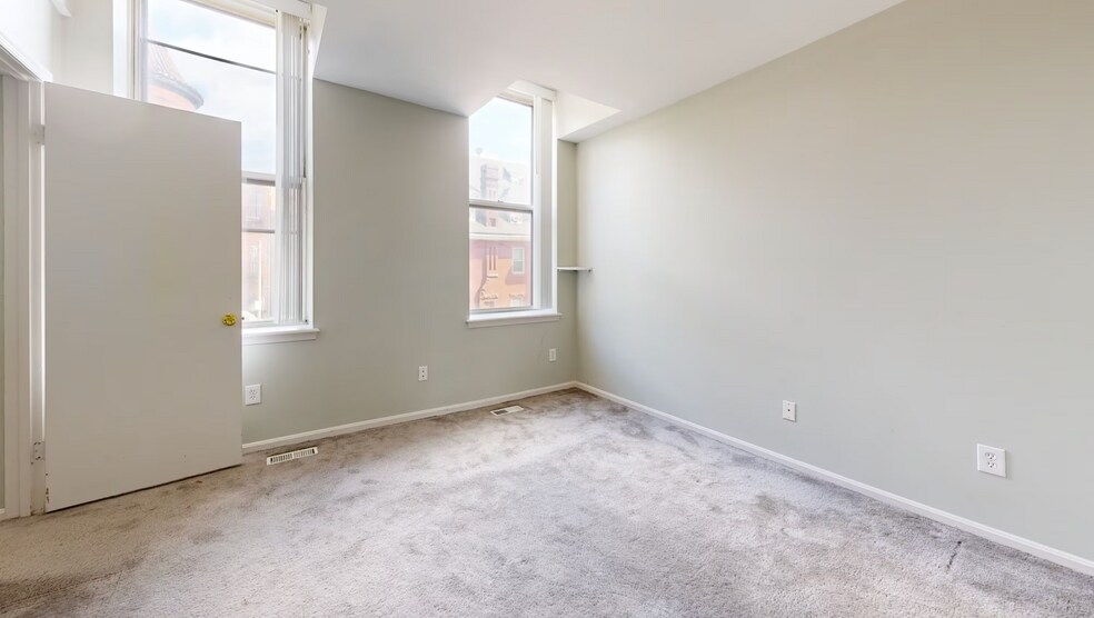 More Photos Of 2028 Mount Royal Ter, Baltimore Apartments For Sale