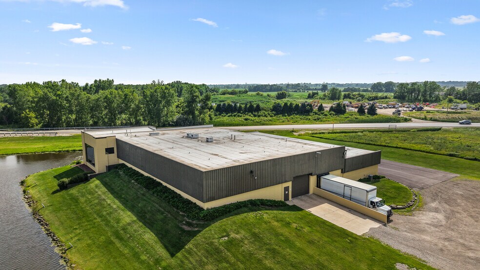 More Photos Of 560 Rolling Meadows, Fond Du Lac Light Distribution For Sale