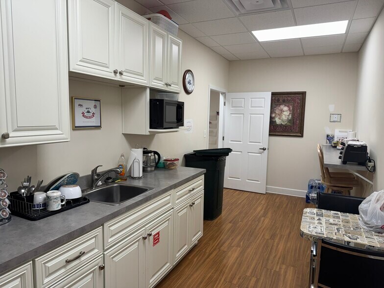 More Photos Of 470 S Wickham Rd, West Melbourne Medical For Lease