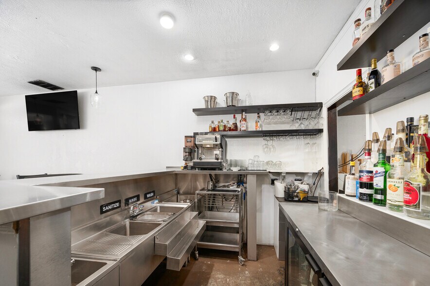 More Photos Of 262-266 Atwells Ave, Providence Storefront Retail Office For Lease