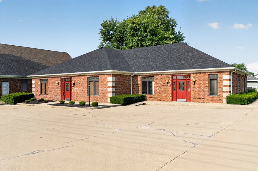 Primary Photo Of 200 N Emerson Ave, Greenwood Office For Lease