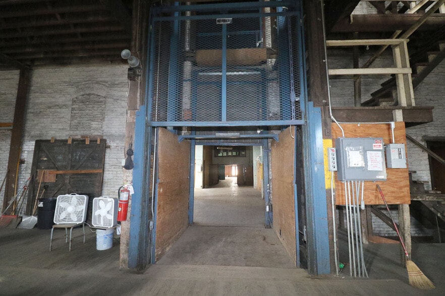 More Photos Of 312 N 7th St, Steubenville Warehouse For Sale