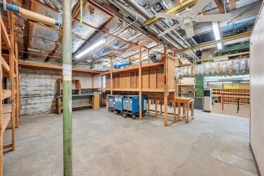 More Photos Of 1424 118th St, College Point Warehouse For Sale