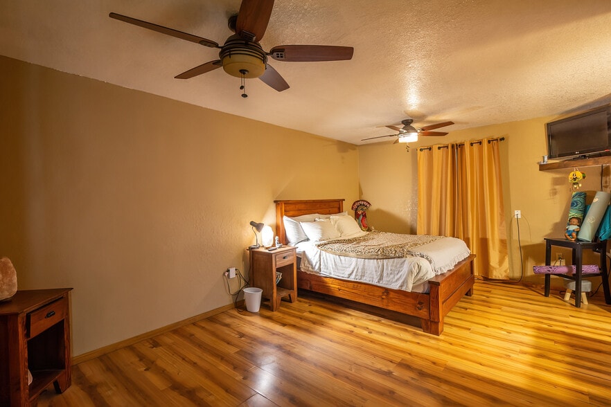 More Photos Of 627 Sudderth Dr, Ruidoso Hotel For Sale