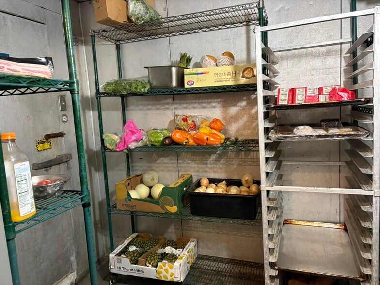 More Photos Of 7800 Montgomery Ave, Elkins Park General Retail For Lease