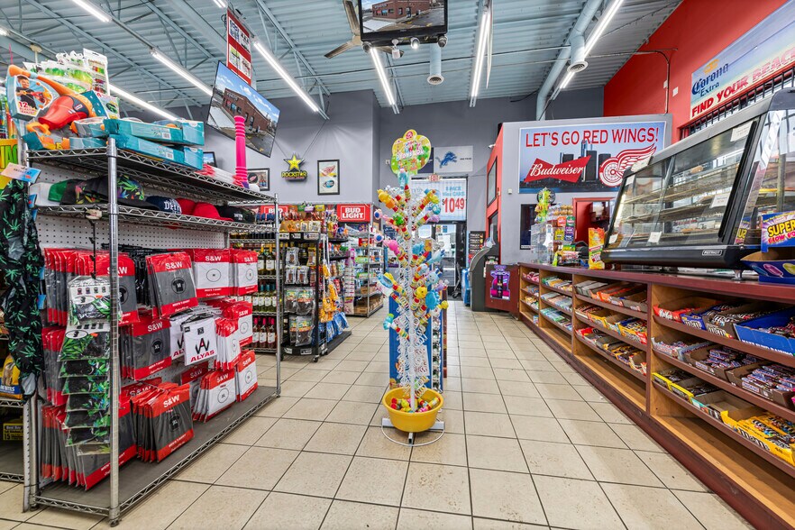 More Photos Of 7512 E 9 Mile Rd, Warren Convenience Store For Sale
