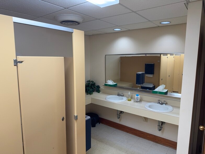 More Photos Of 5920 Waite St, Merrillville Religious Facility For Sale