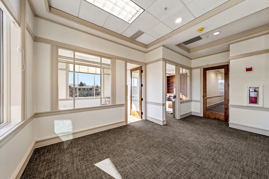 More Photos Of 1501 E McAndrews Rd, Medford Medical For Lease