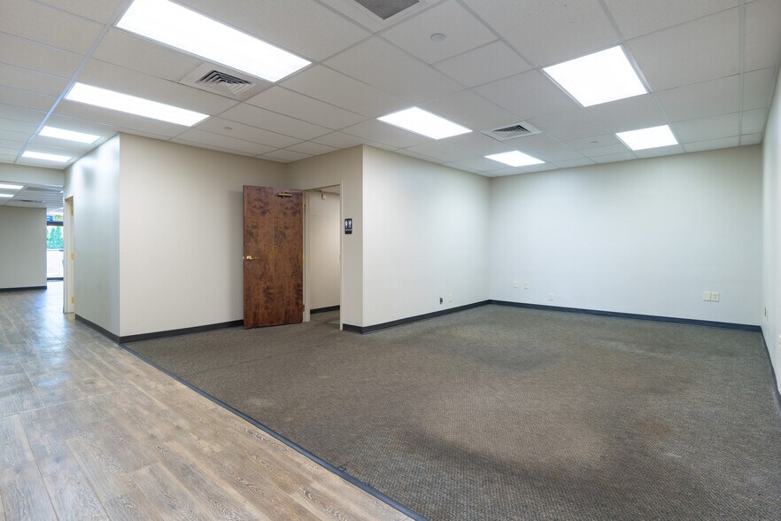 More Photos Of 3918 Montclair Rd, Birmingham Office For Sale