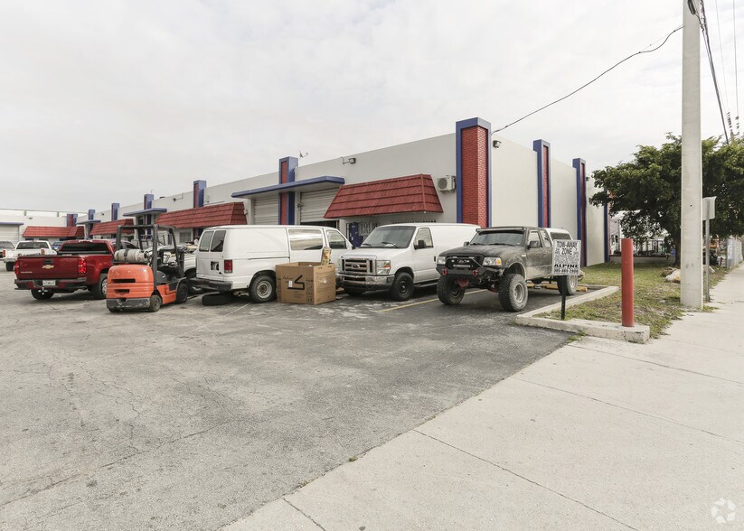 More Photos Of 7315-7335 NW 32nd Ave, Miami Warehouse For Lease