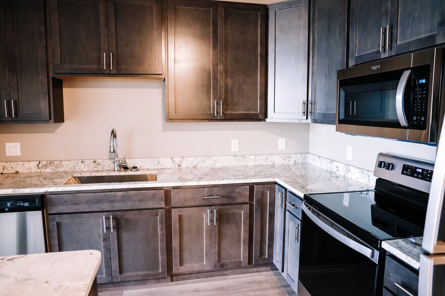 More Photos Of 1525 W Havens Ave, Mitchell Apartments For Lease