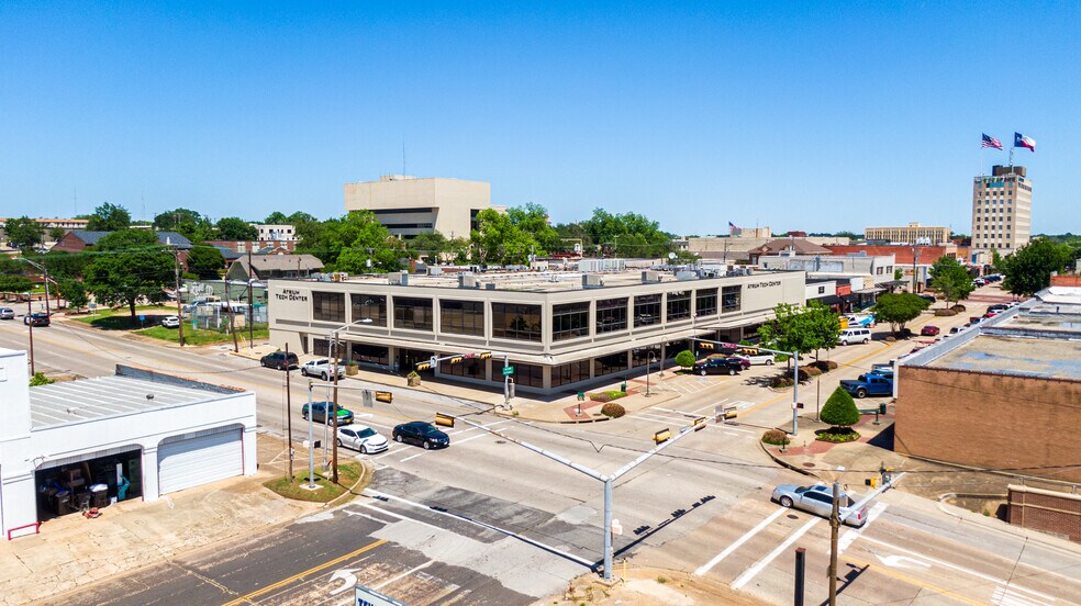 More Photos Of 119 W Tyler St, Longview Office For Lease