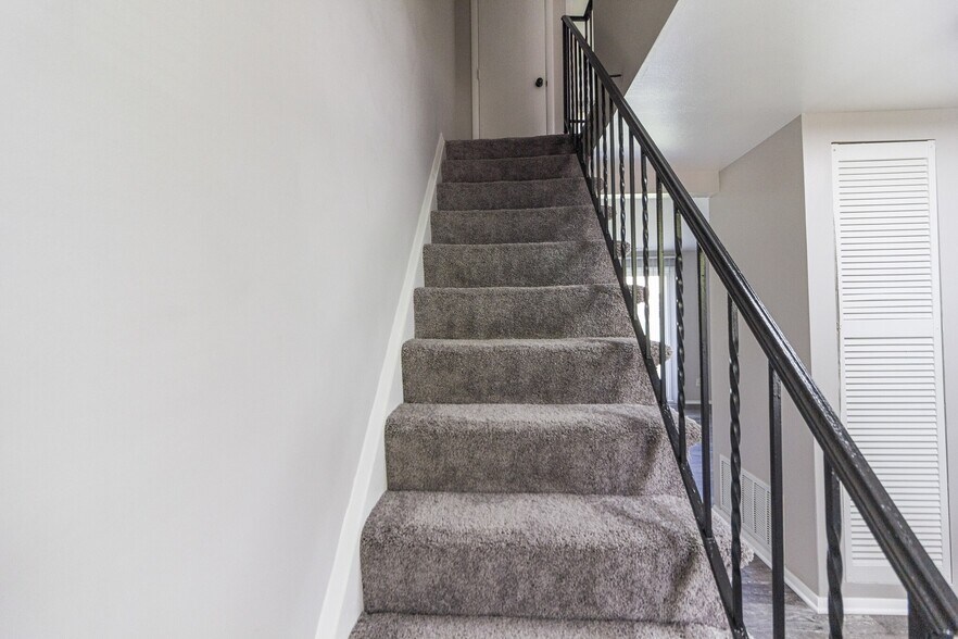 More Photos Of 41 Stemmers Run Rd, Essex Apartments For Sale