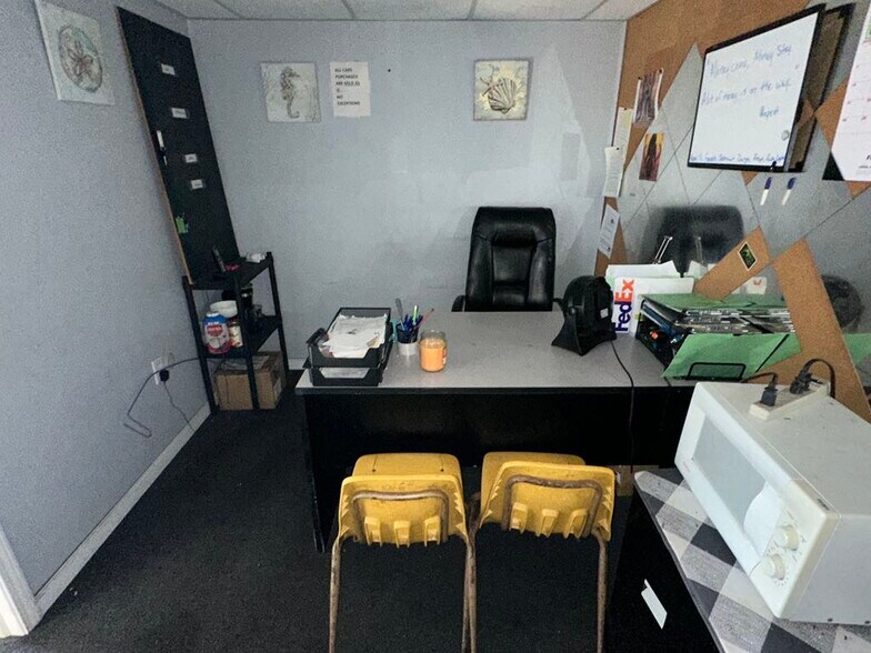 More Photos Of 13400 Gratiot Ave, Detroit Auto Dealership For Sale