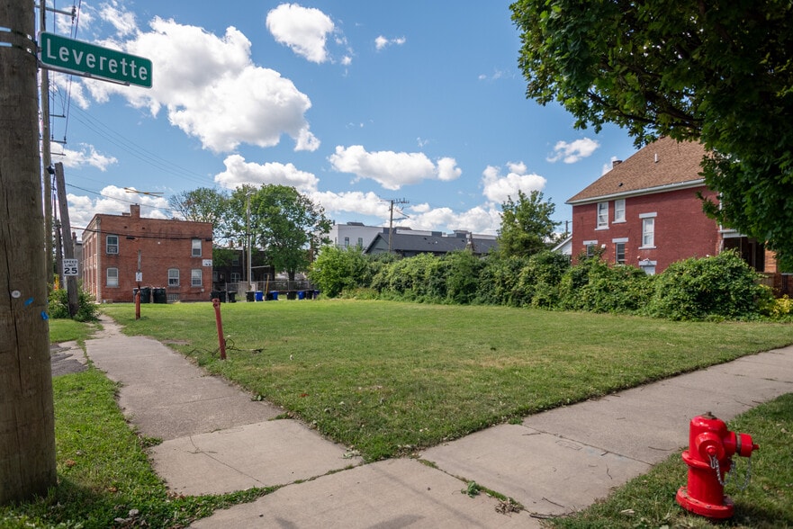More Photos Of 1601 Leverette st, Detroit Land For Sale