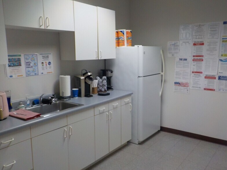 More Photos Of 125 Plantation Centre Dr S, Macon-Bibb Office For Lease