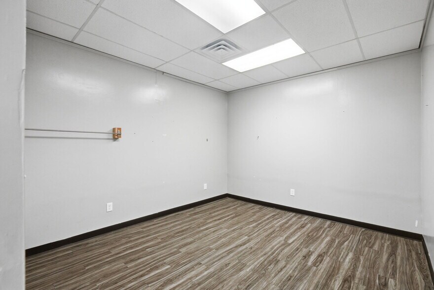 More Photos Of 64 Putnam St, Winthrop Storefront Retail Office For Lease
