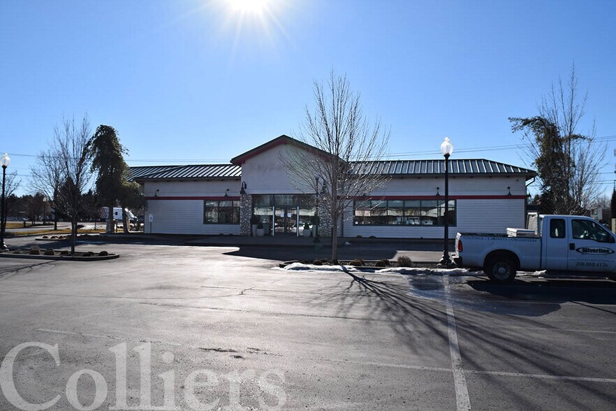 More Photos Of 3410 E Chinden Blvd, Eagle Unknown For Lease