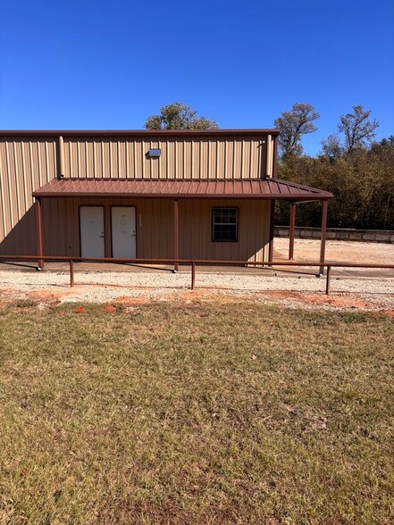 More Photos Of 15503 TX-110, Whitehouse Warehouse For Lease
