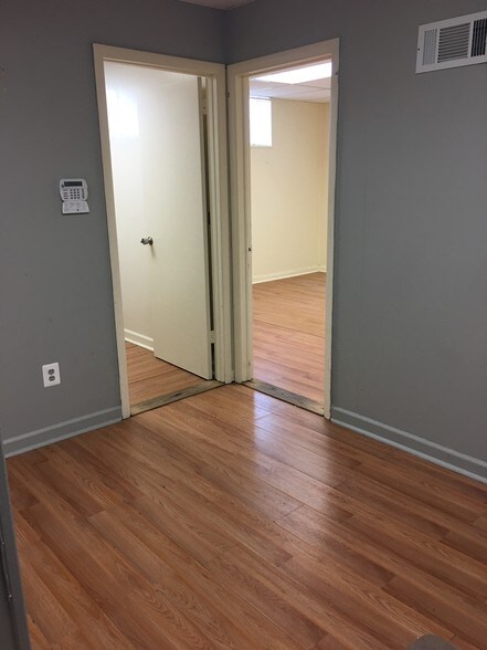 More Photos Of 451 S Washington Ave, Piscataway Medical For Lease